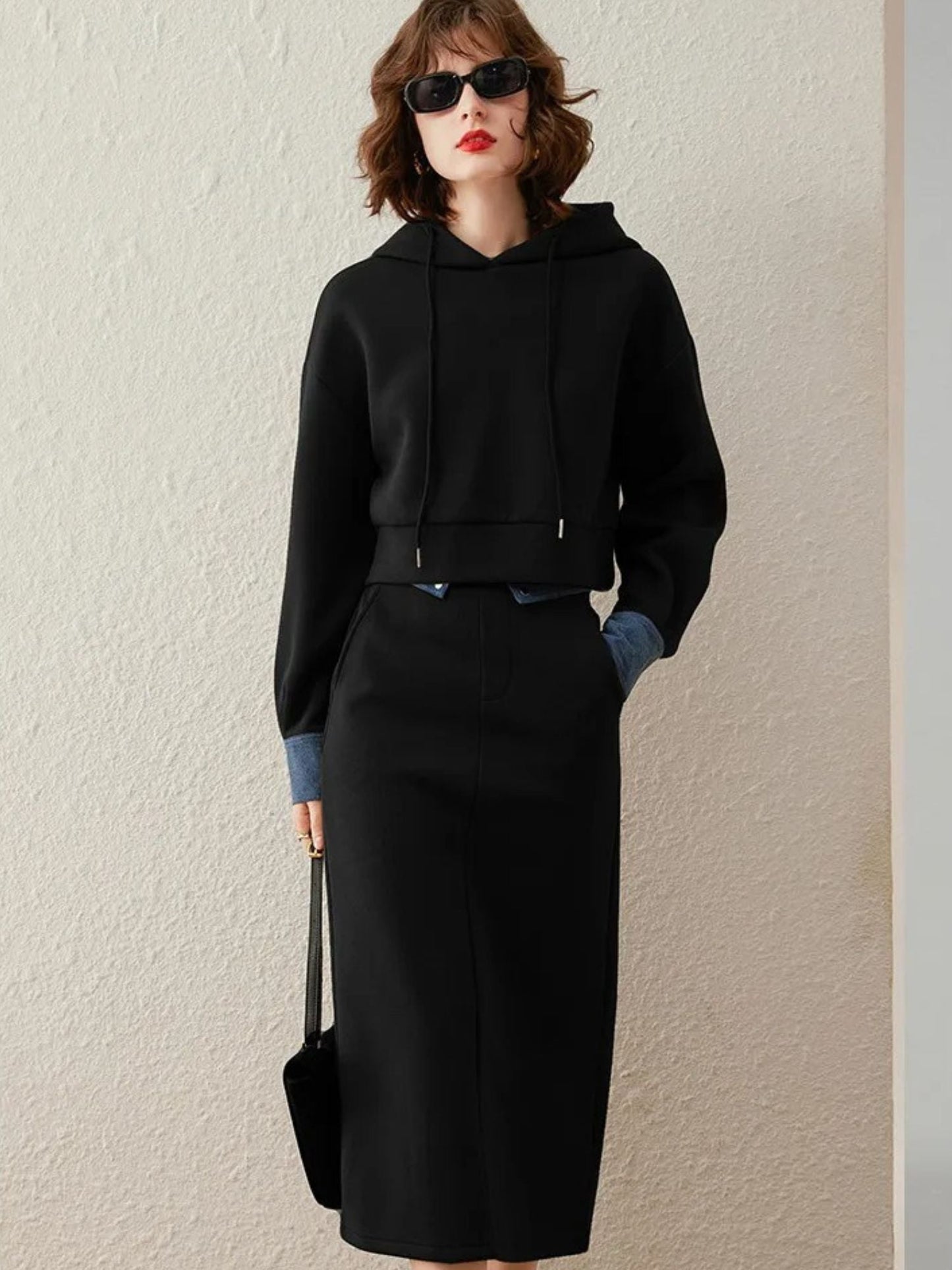 Conjunto Todelt com Sweater com Capuz e Vestido Midi