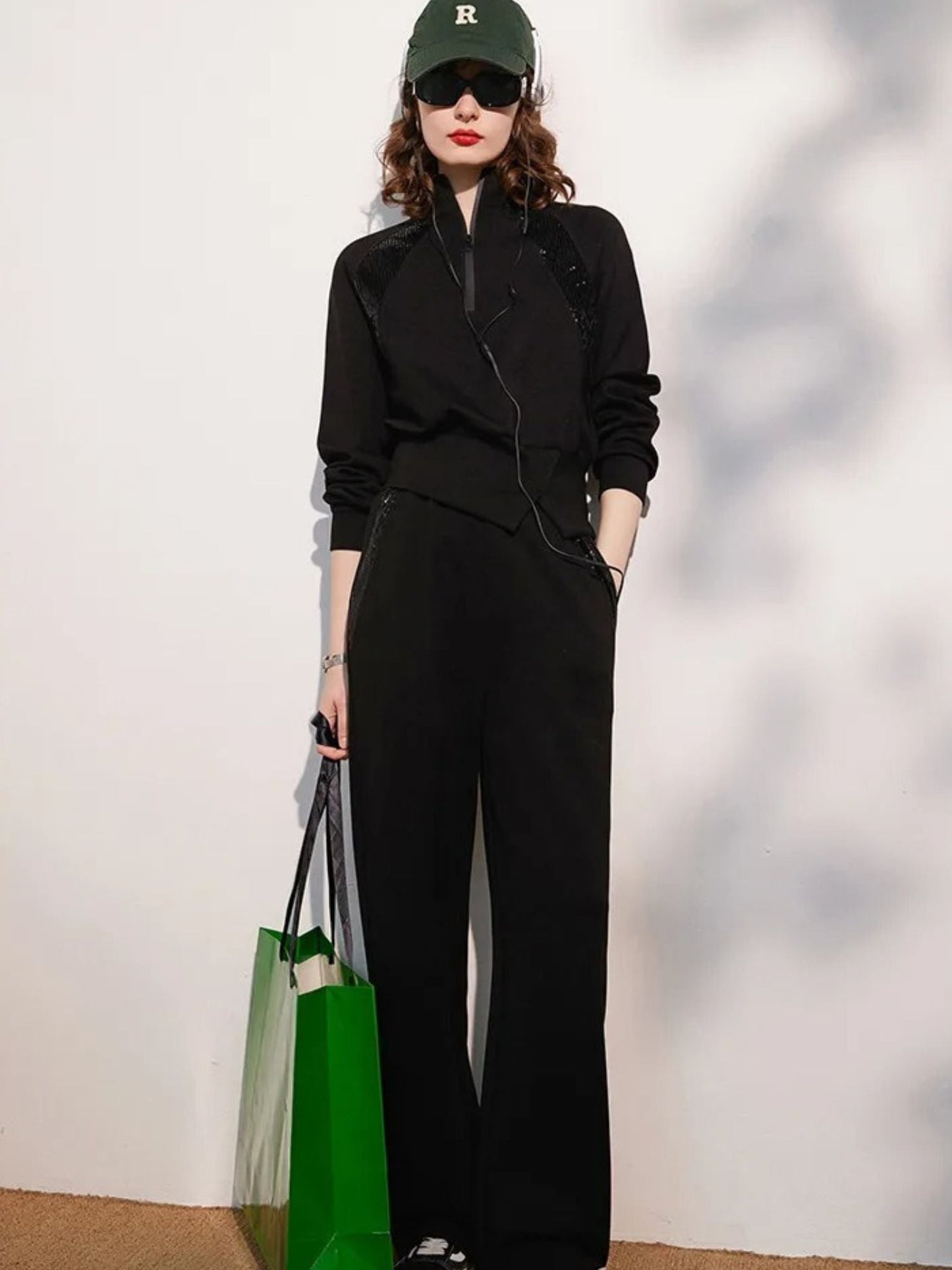 Conjunto Desportivo com Casaco com Capuz e Calças Largas