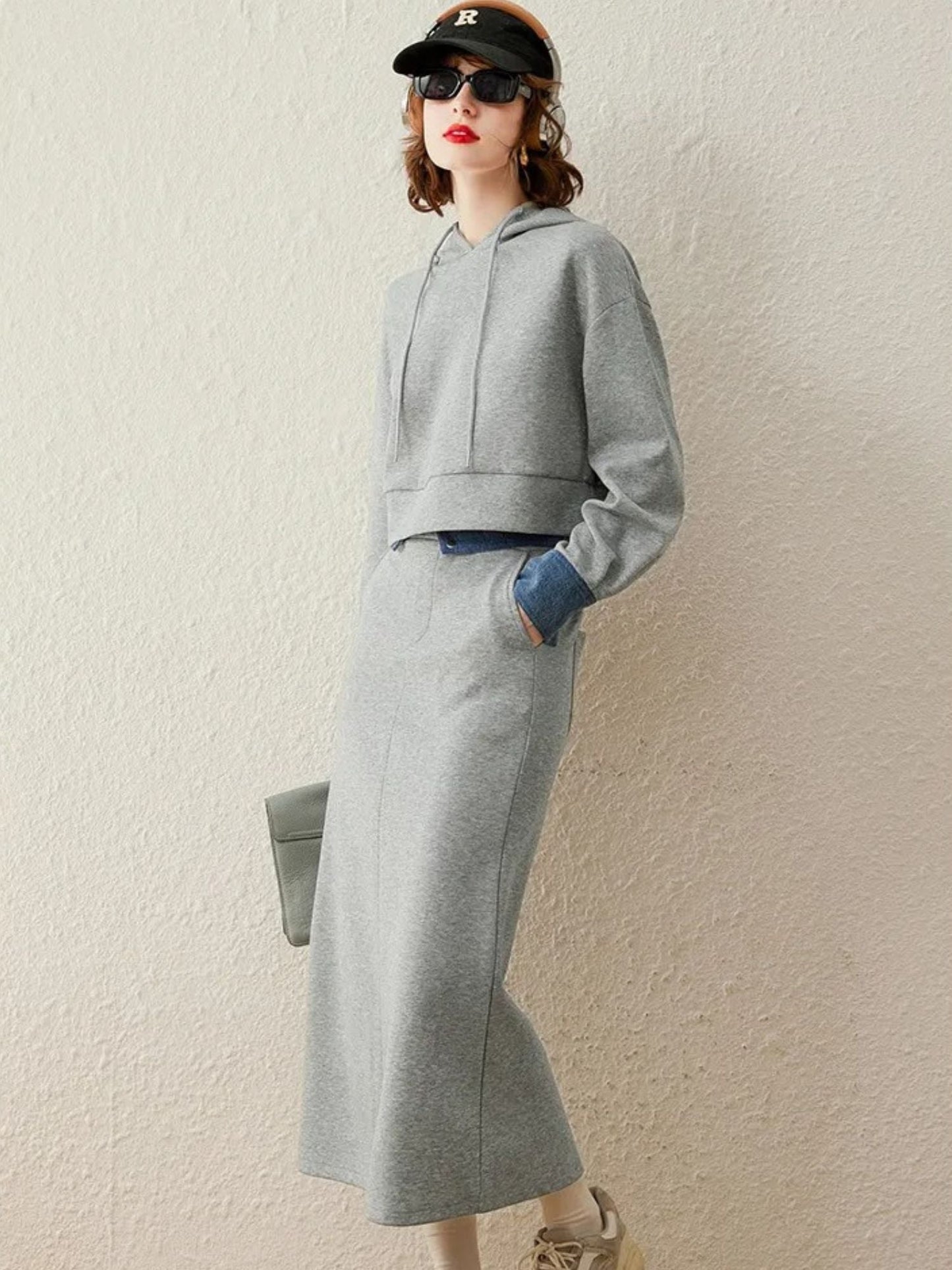 Conjunto Todelt com Sweater com Capuz e Vestido Midi