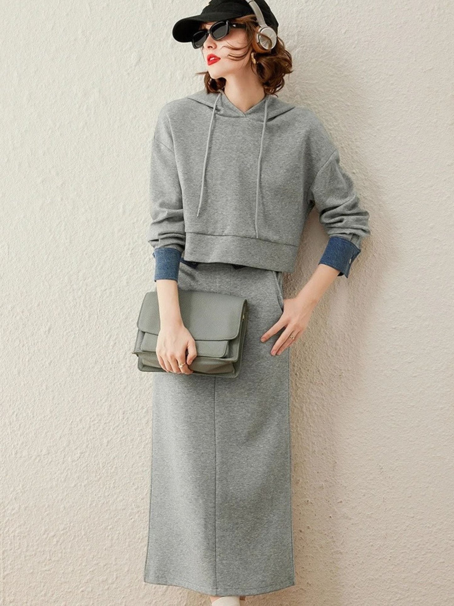 Conjunto Todelt com Sweater com Capuz e Vestido Midi