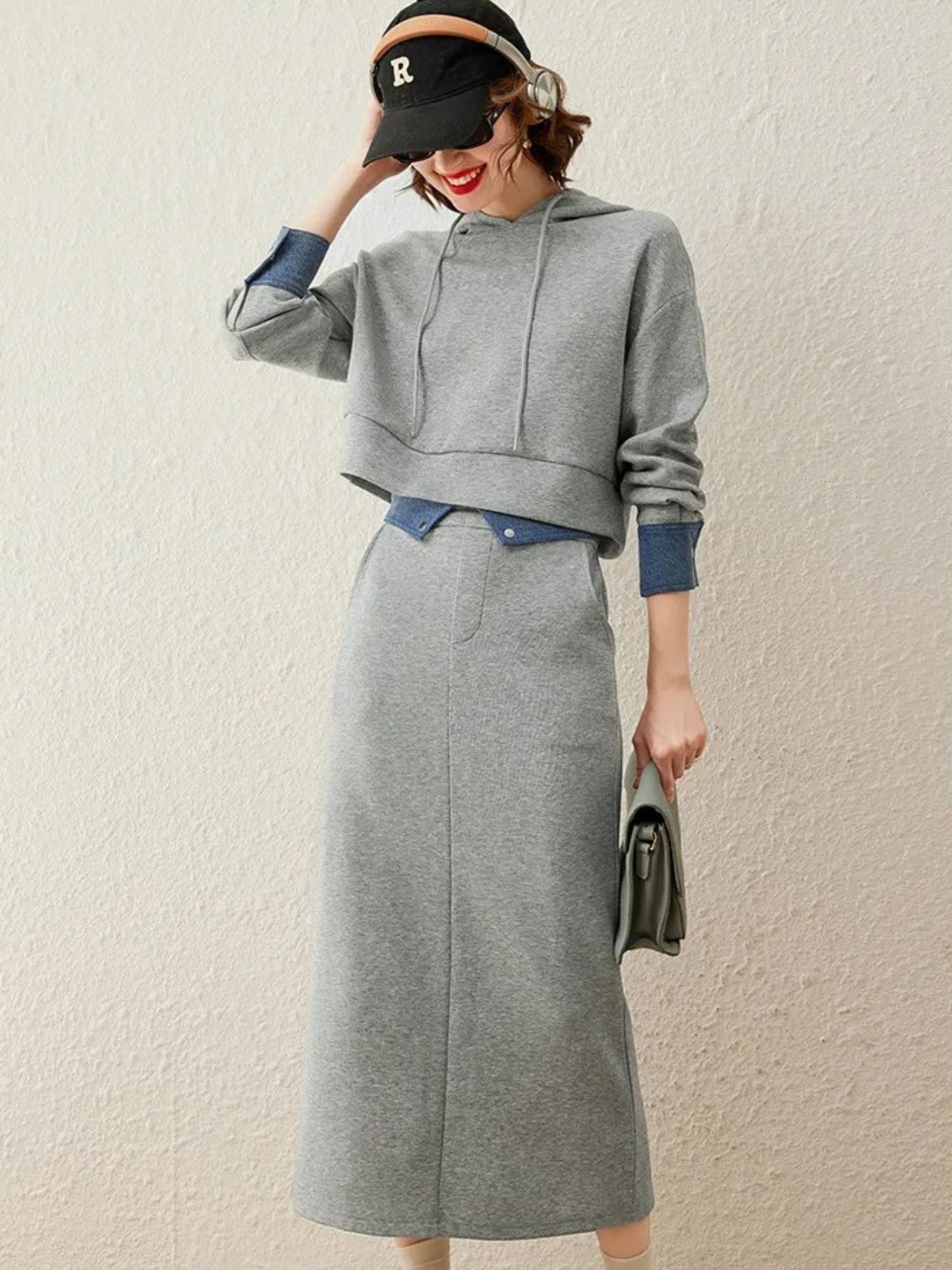Conjunto Todelt com Sweater com Capuz e Vestido Midi