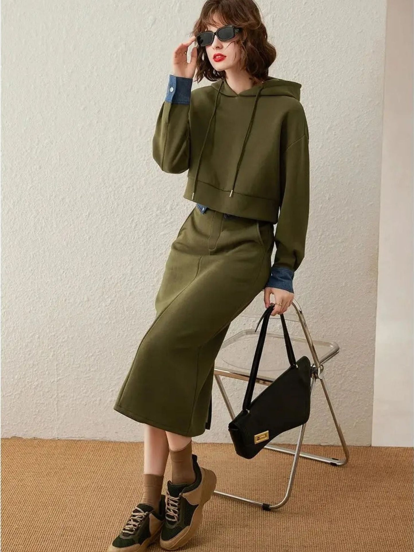 Conjunto Todelt com Sweater com Capuz e Vestido Midi