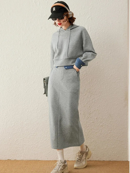 Conjunto Todelt com Sweater com Capuz e Vestido Midi