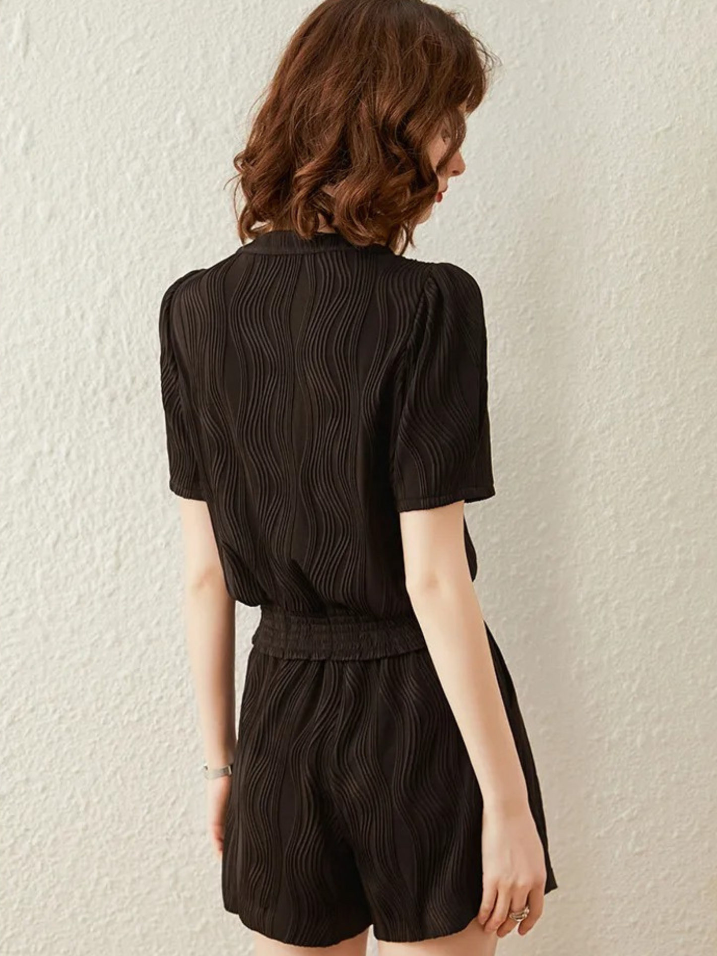 Conjunto Camisa Texturizada e Calções Cintura Alta