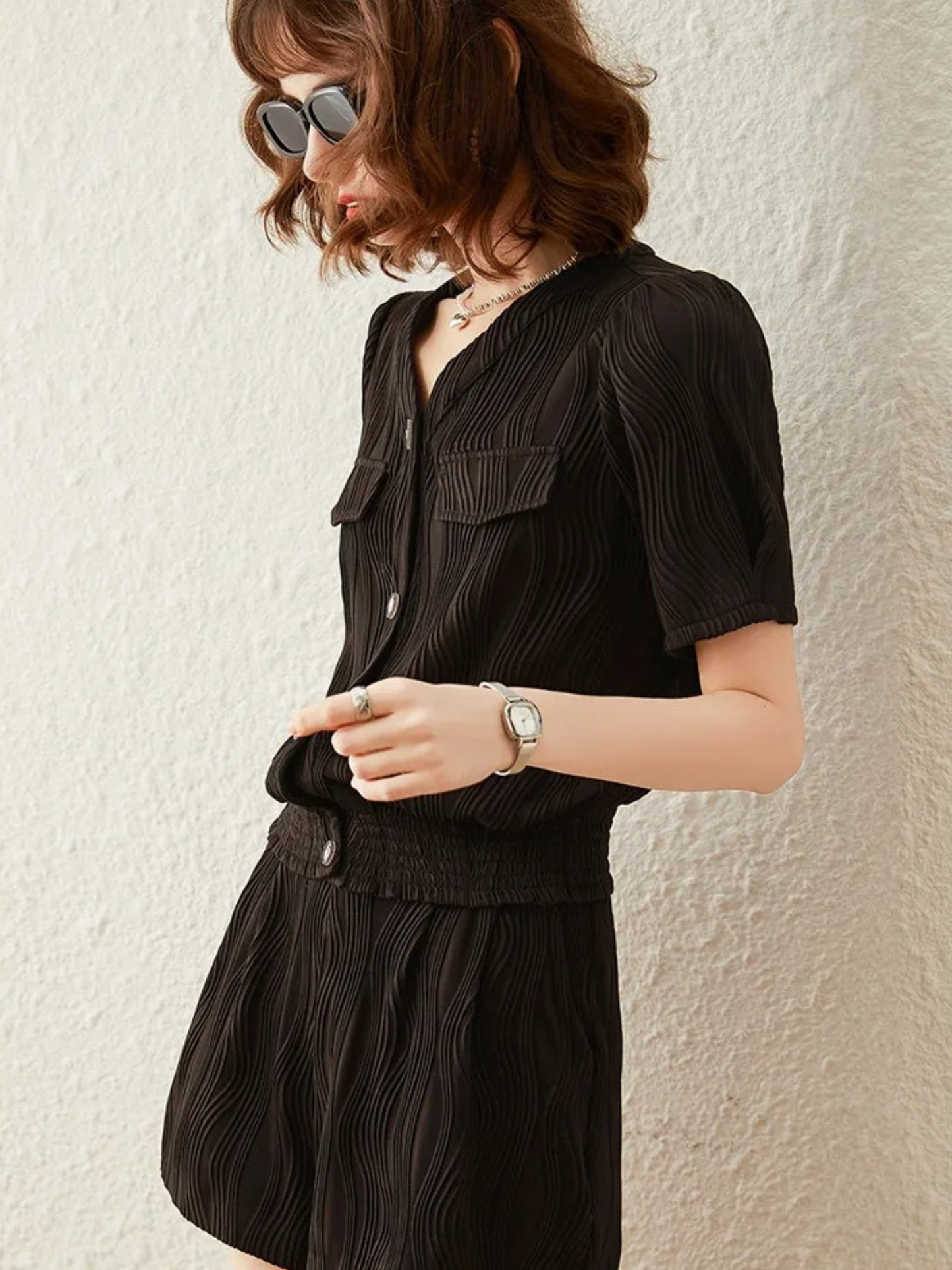 Conjunto Camisa Texturizada e Calções Cintura Alta