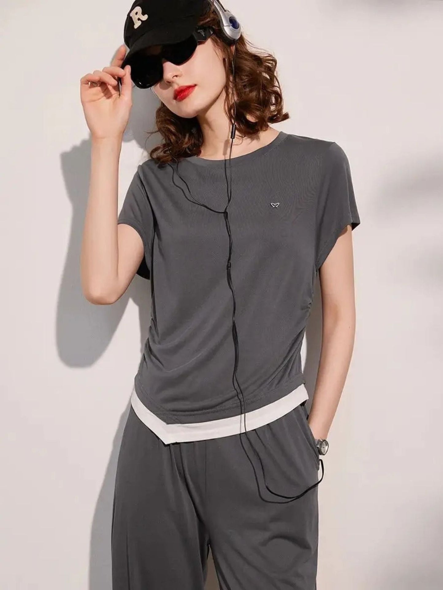 Conjunto de Dois Peças com T-shirt Solta e Calças de Perna Larga