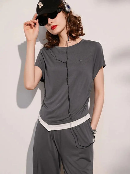 Conjunto de Dois Peças com T-shirt Solta e Calças de Perna Larga