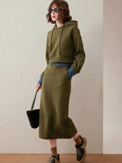 Conjunto Todelt com Sweater com Capuz e Vestido Midi